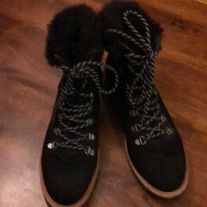 Black report suede boots great condition